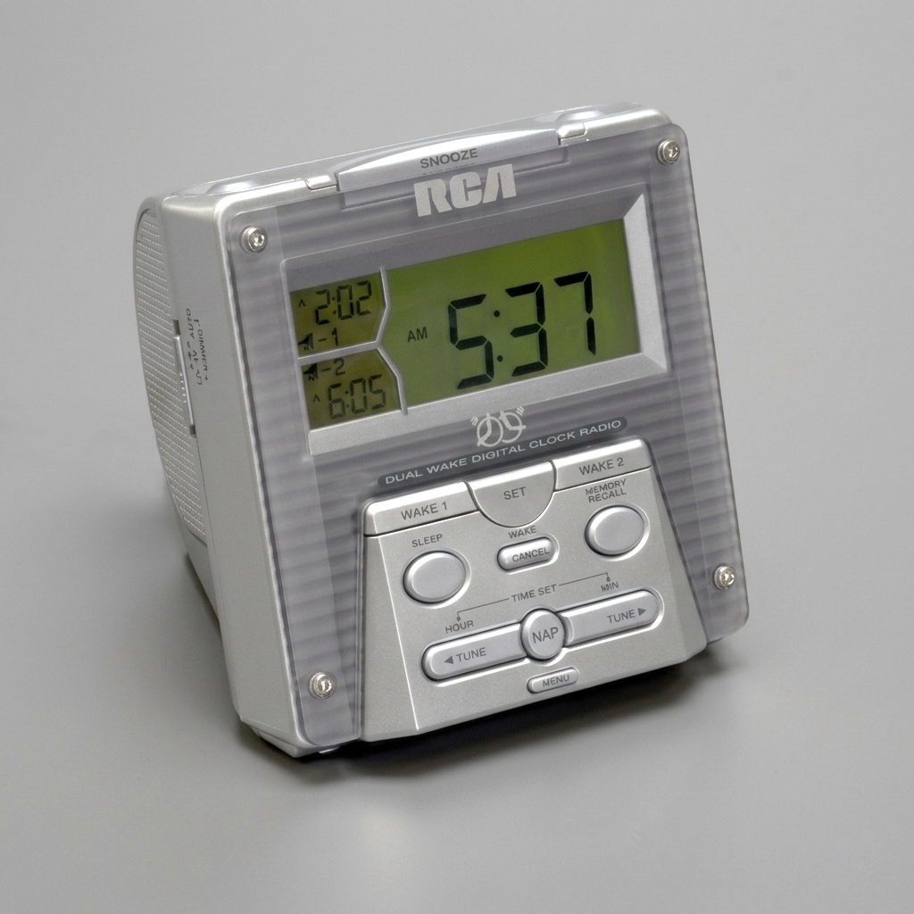 RCA RP3722 AM/FM Dual Wake Digital Clock Radio