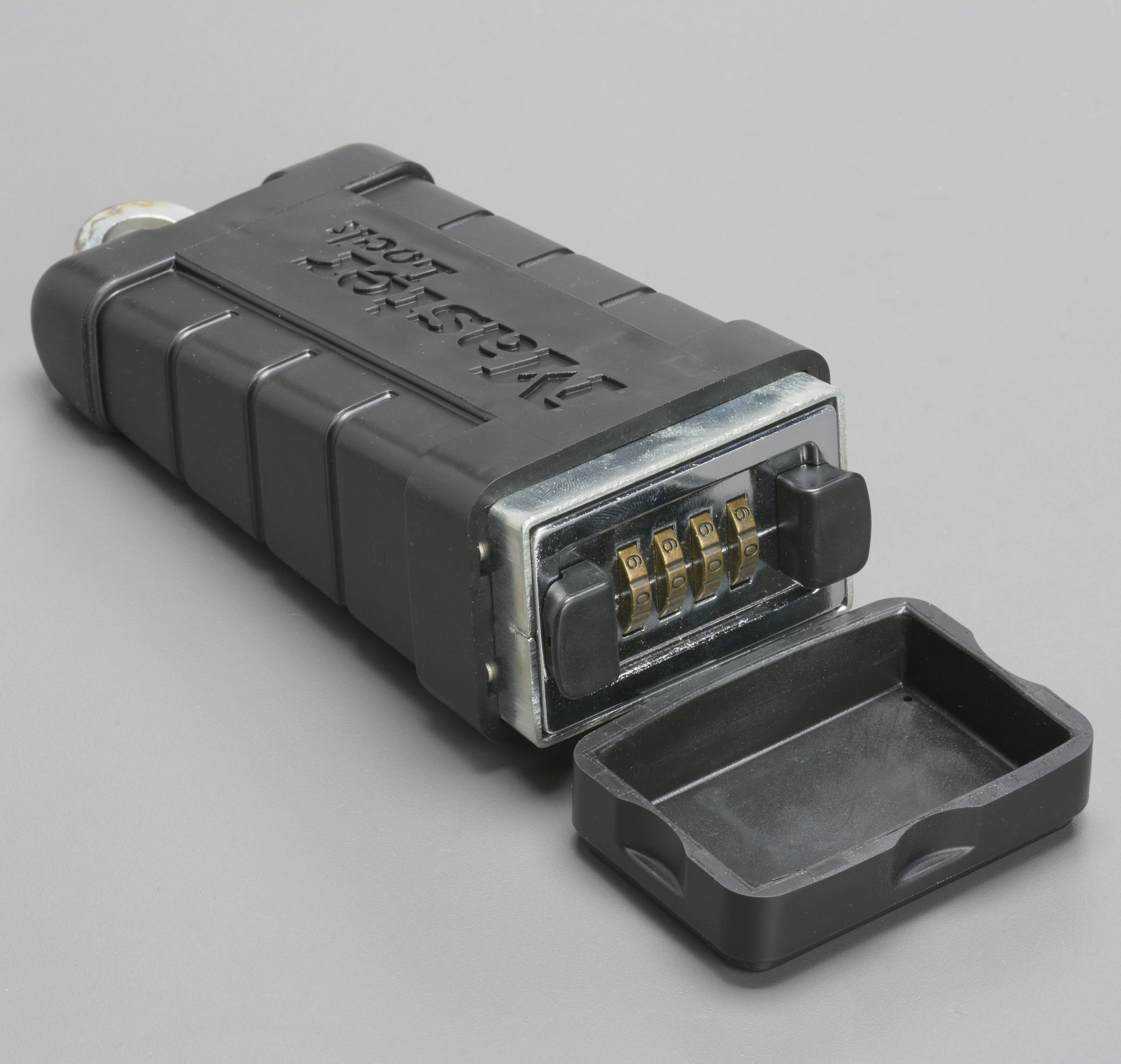 MASTERLOCK Receiver Lock and Key Safe Model 1467DAT