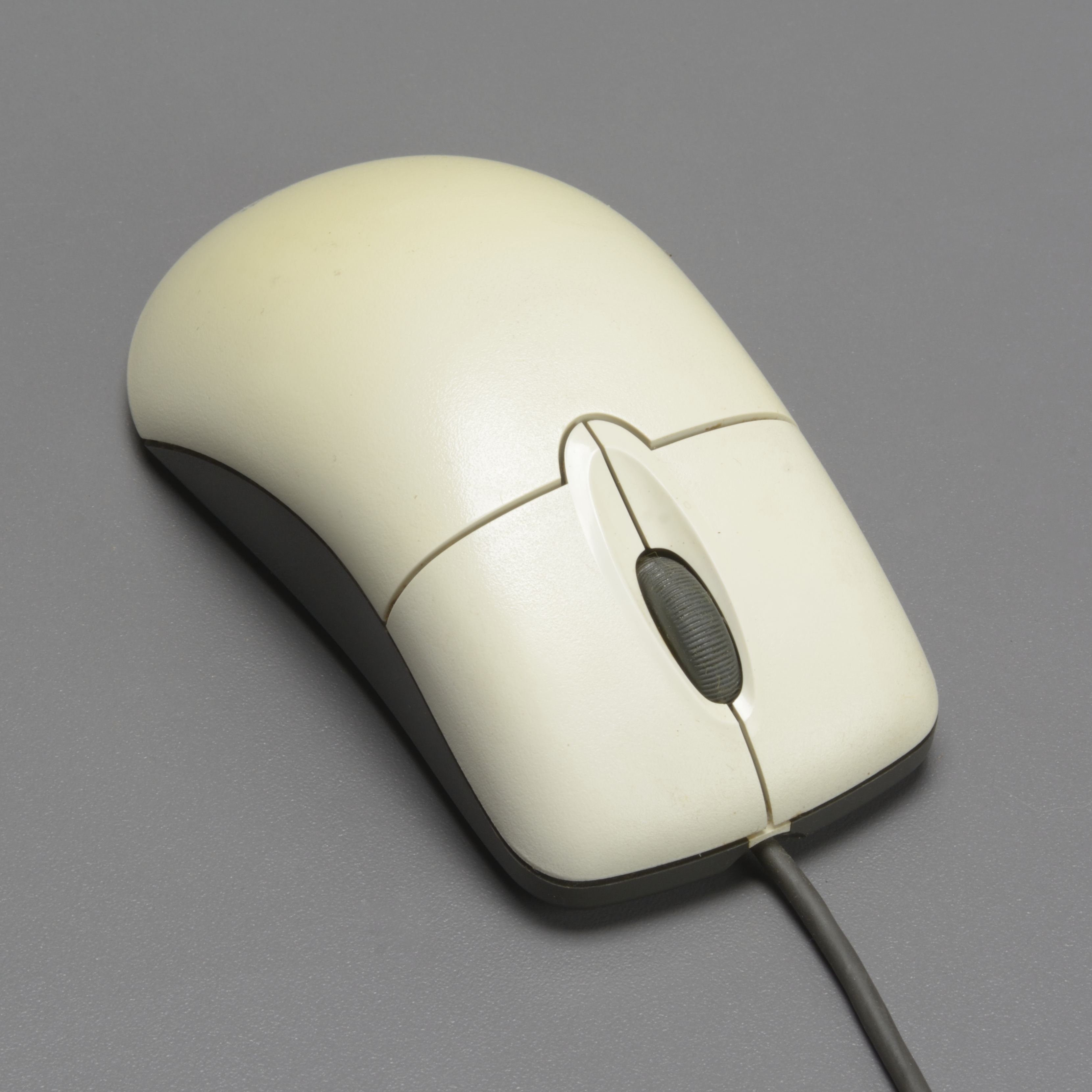 MICROSOFT Wheel Mouse Optical D66-00029 (USB and PS/2 Compatible With Adaptor)