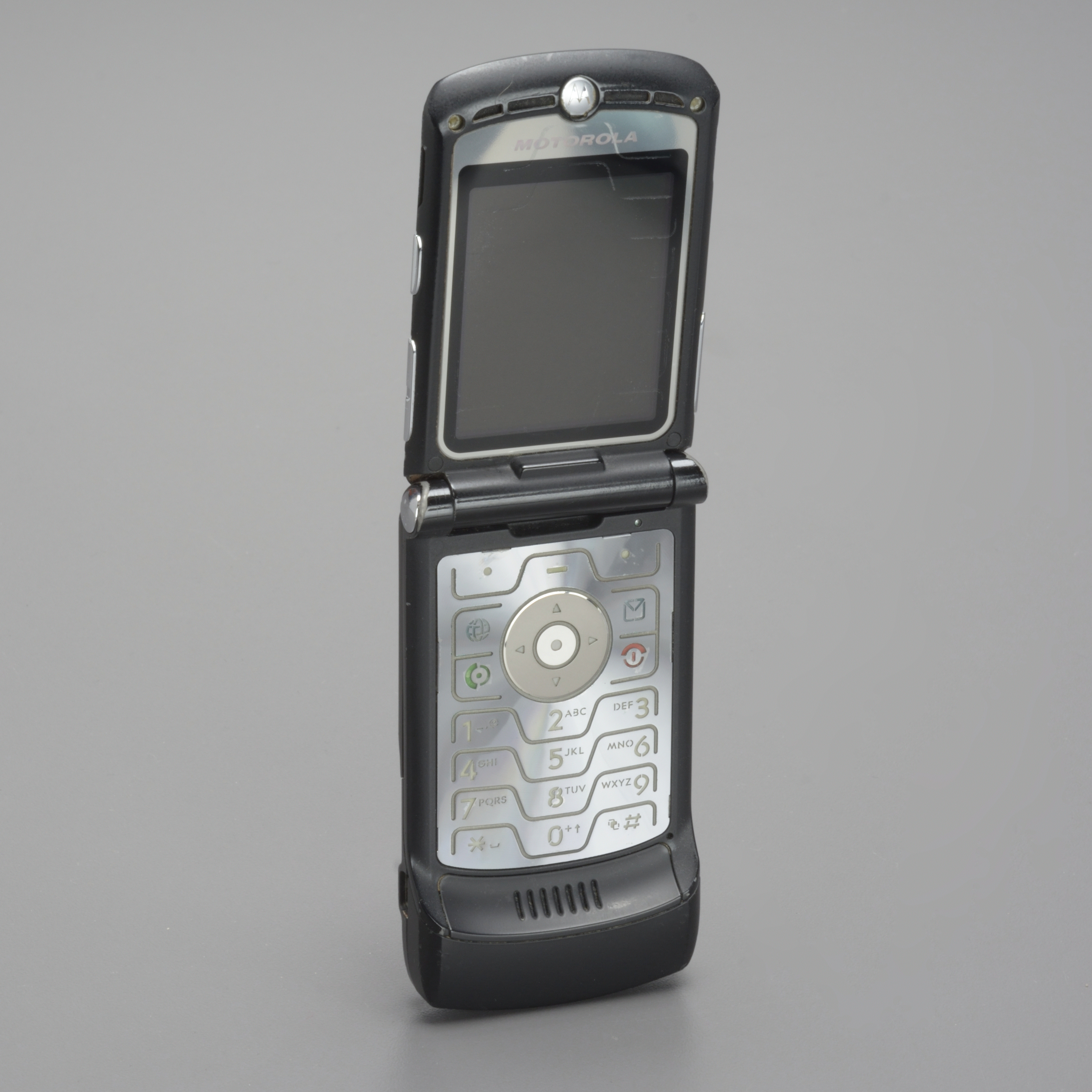 MOTOROLA RAZR V3 Mobile Phone - Black