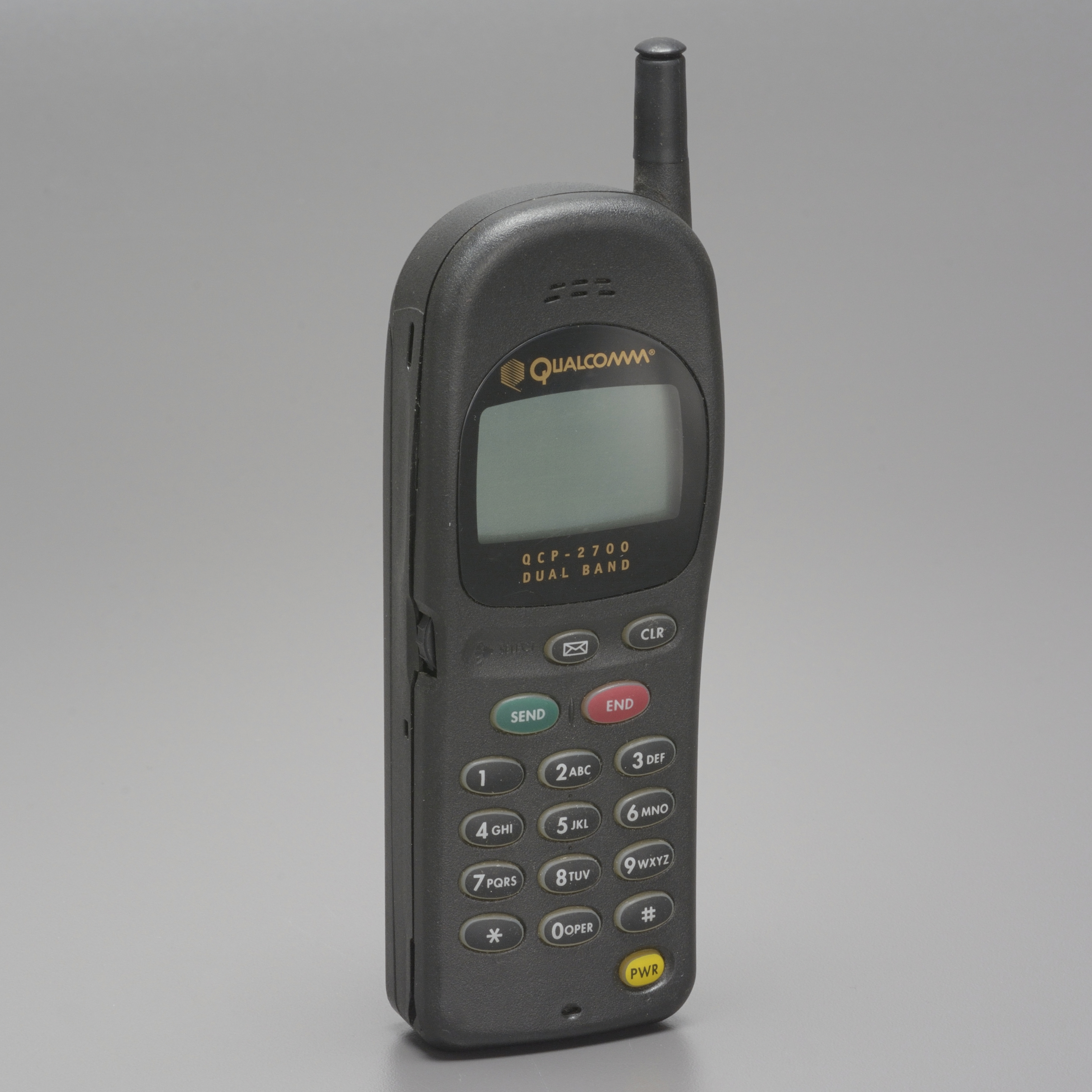 QUALCOMM QCP-2700 Dual Band Analog Cellular Phone