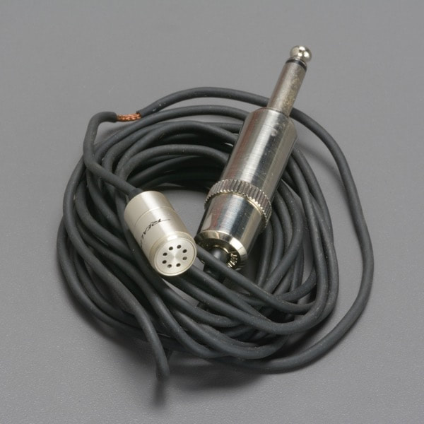 REALISTIC Condenser Microphone Lavalier Tie Clip Model 33-1056 (Lapel Microphone)