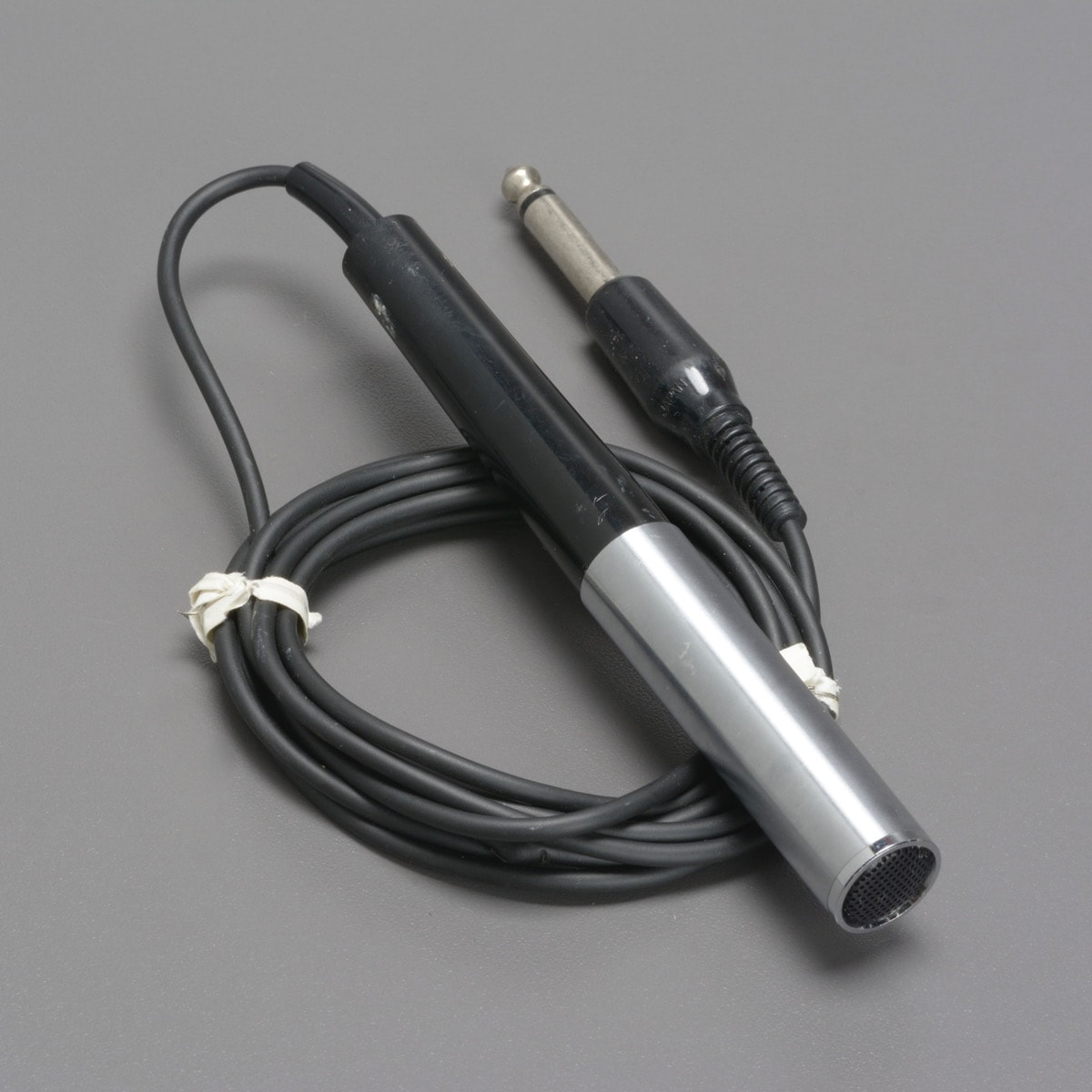 REALISTIC Dynamic Handheld Microphone MC-1000