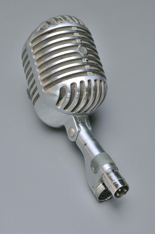 SHURE BROTHERS Super-Cardioid Unidyne Model 55 Handheld/Mic-Stand Mountable Microphone