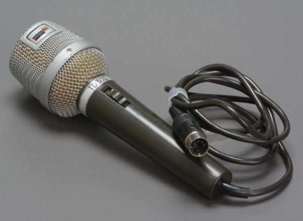 TELEFUNKEN TD-300 Dynamic Microphone