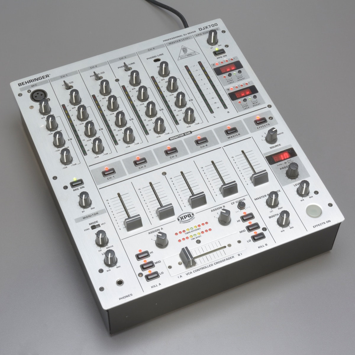 BEHRINGER Professional DJ Mixer DJX700