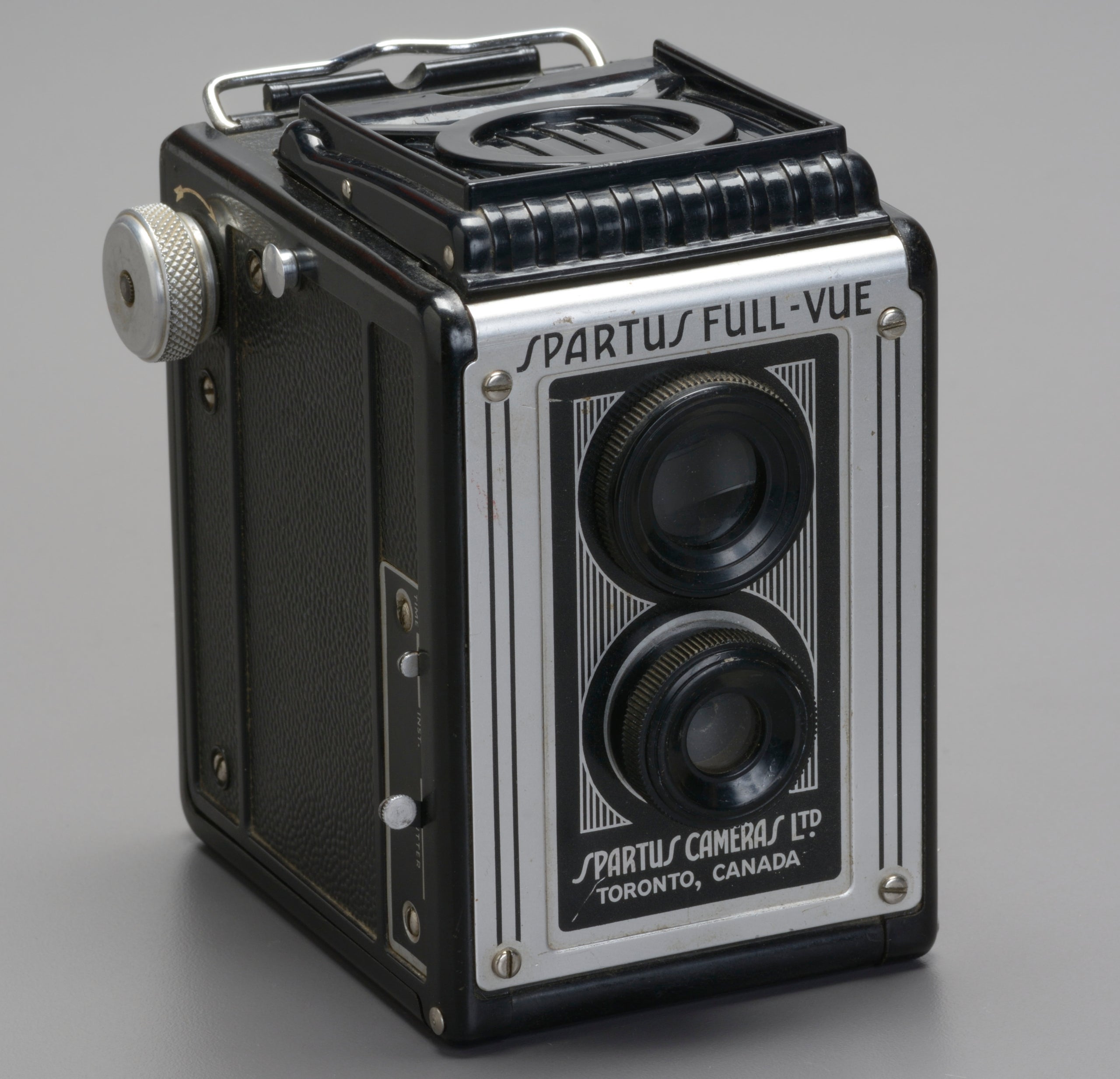 SPARTUS Full-Vue Twin Lens Reflex Camera (Canadian Manufactured)