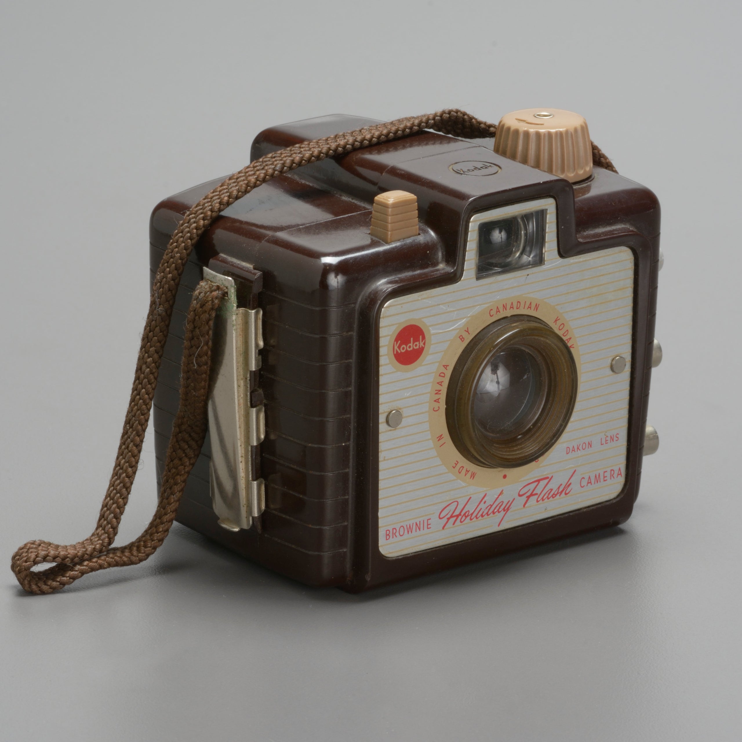 KODAK Brownie Holiday Flash Camera (Dakon Lens)
