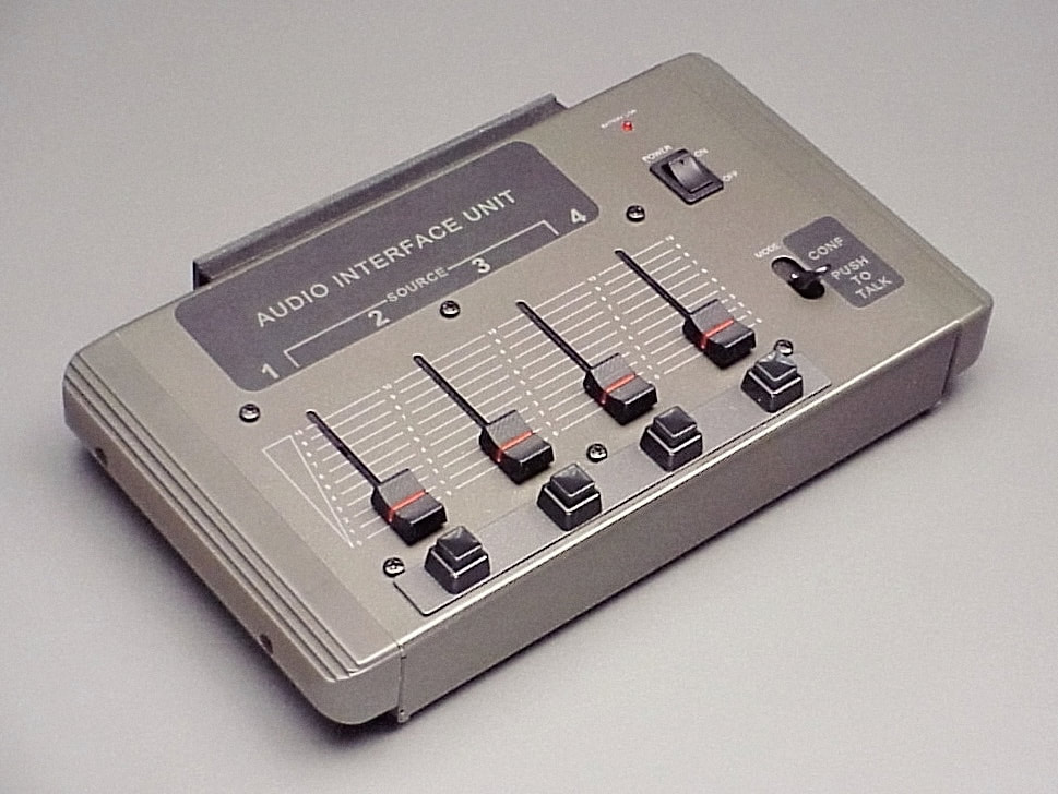 RADIO SHACK Four-Channel Microphone Line Mixer 32-1106 (AKA: 