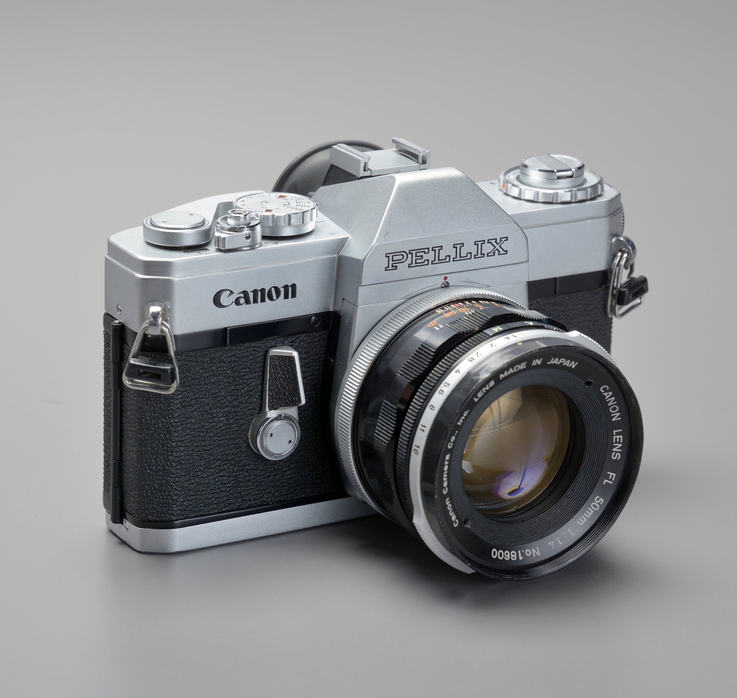 CANON Pellix 135mm SLR Camera
