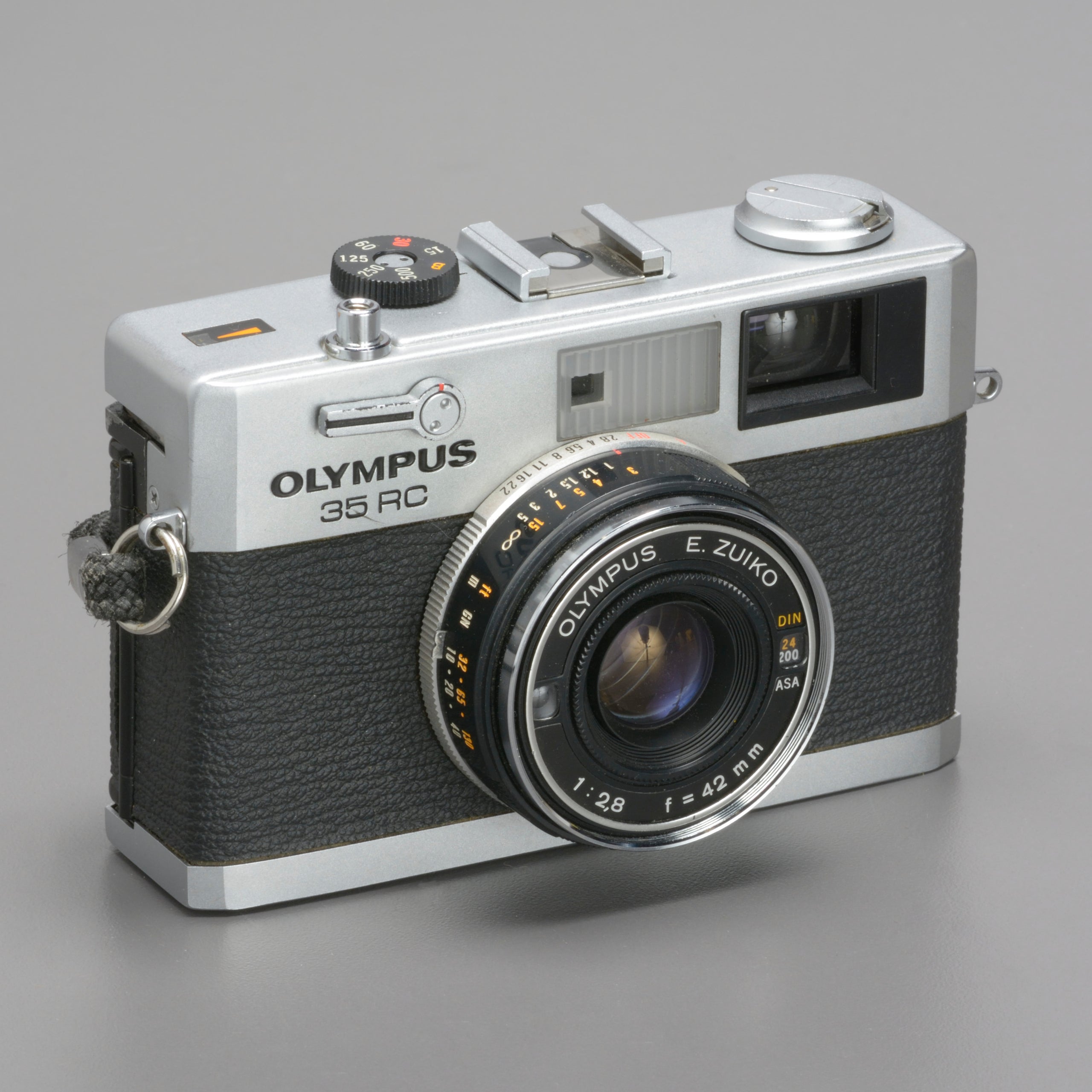 OLYMPUS 35RC (42mm F/2.8 35mm) Rangefinder Camera