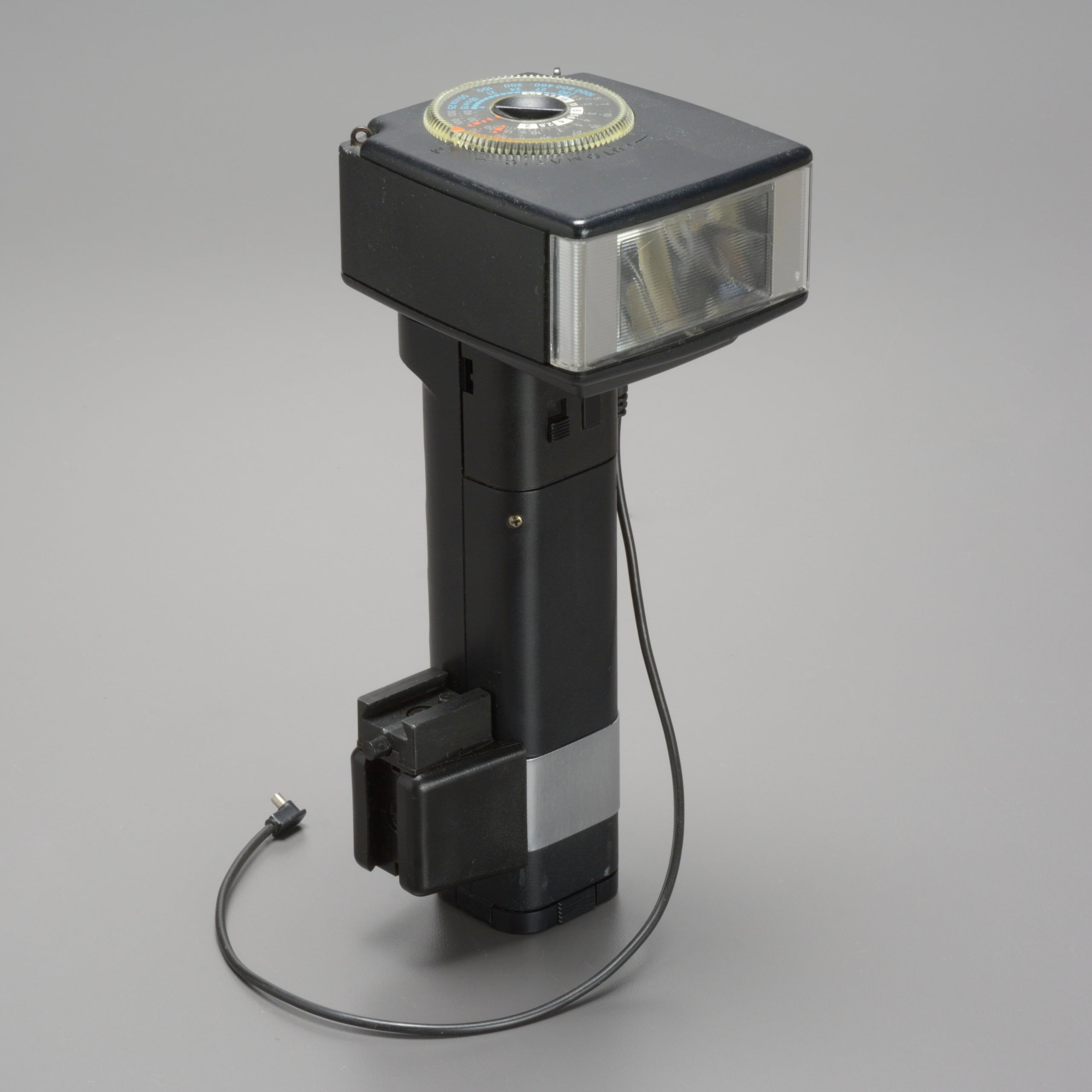 METZ Model 45CT-1 Electronic Flash with 135mm Mounting Bracket