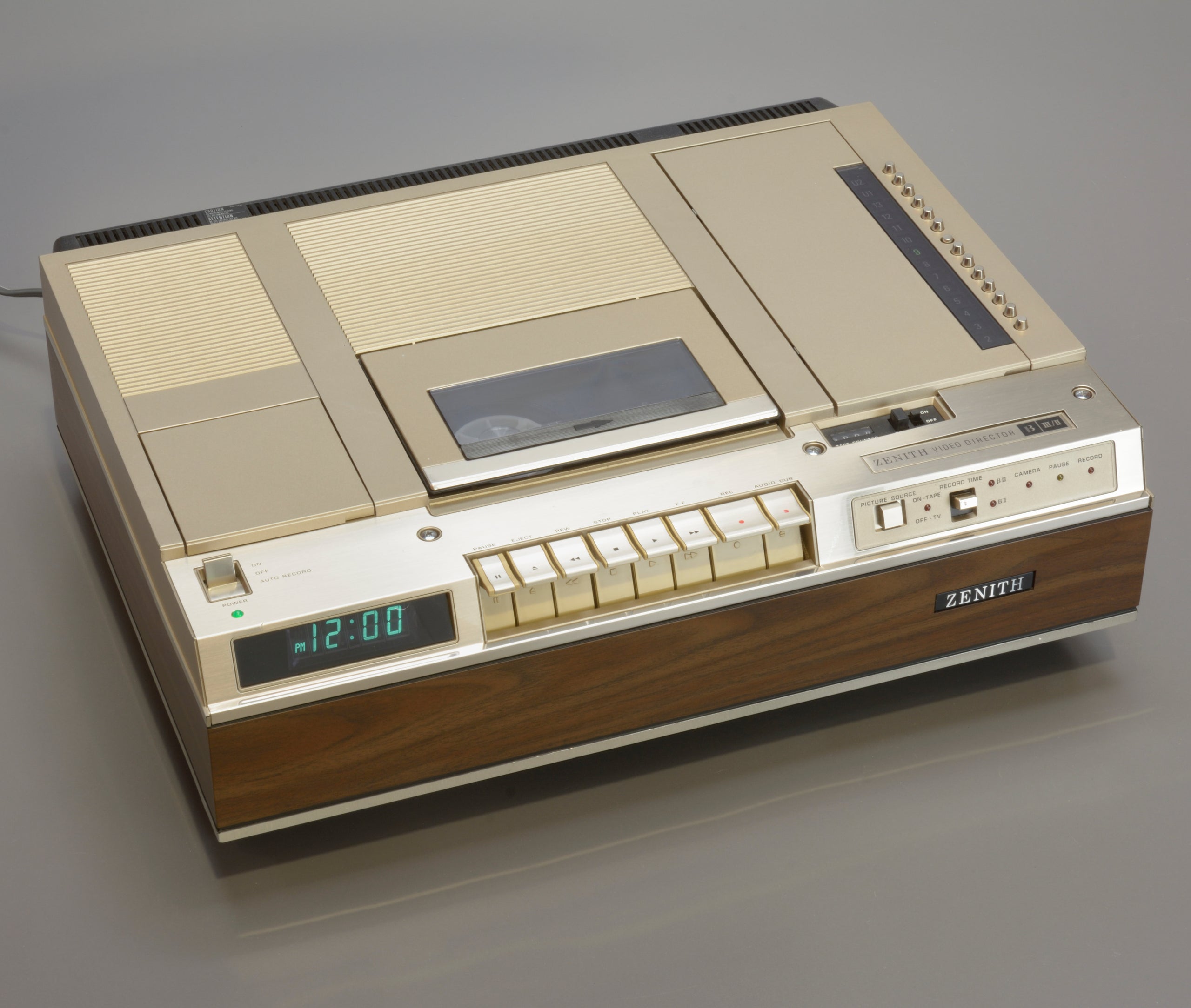 ZENITH Video Cassette Recorder Model VR 9000W