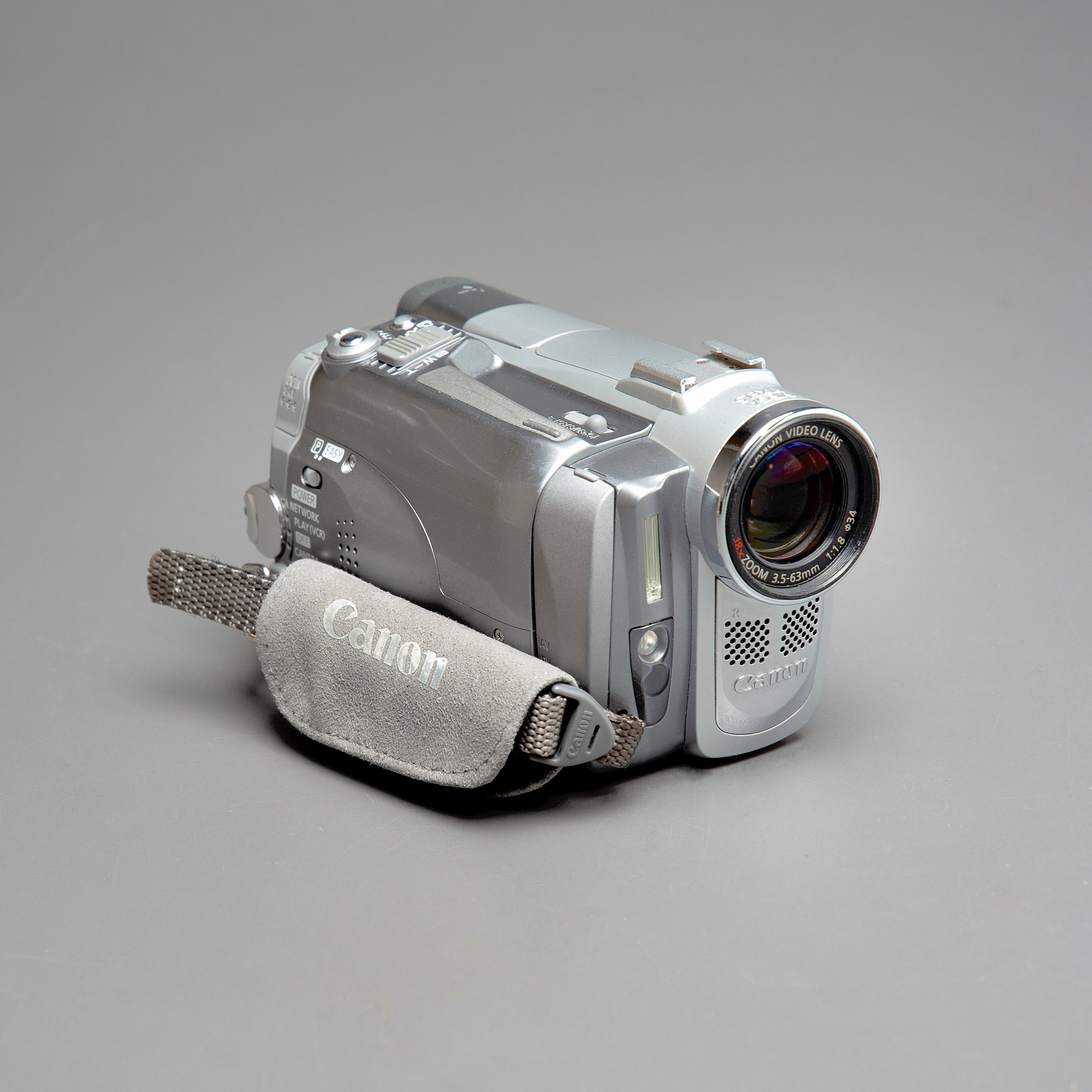CANON Elura 85 MiniDV Camcorder w/18x Optical Zoom