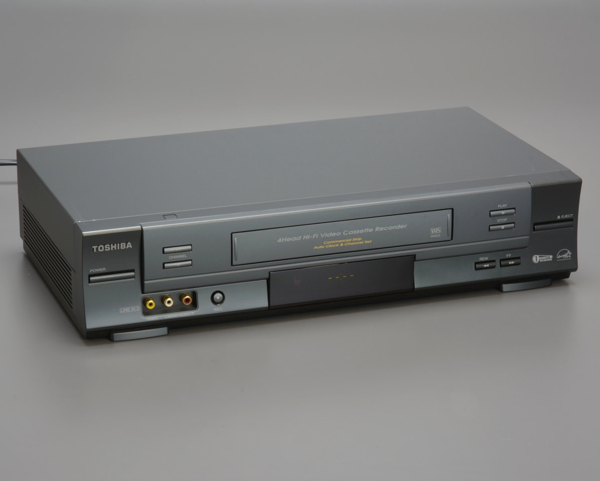 TOSHIBA 4Head Hi-Fi Video Cassette Recorder (VCR) Model W-625C