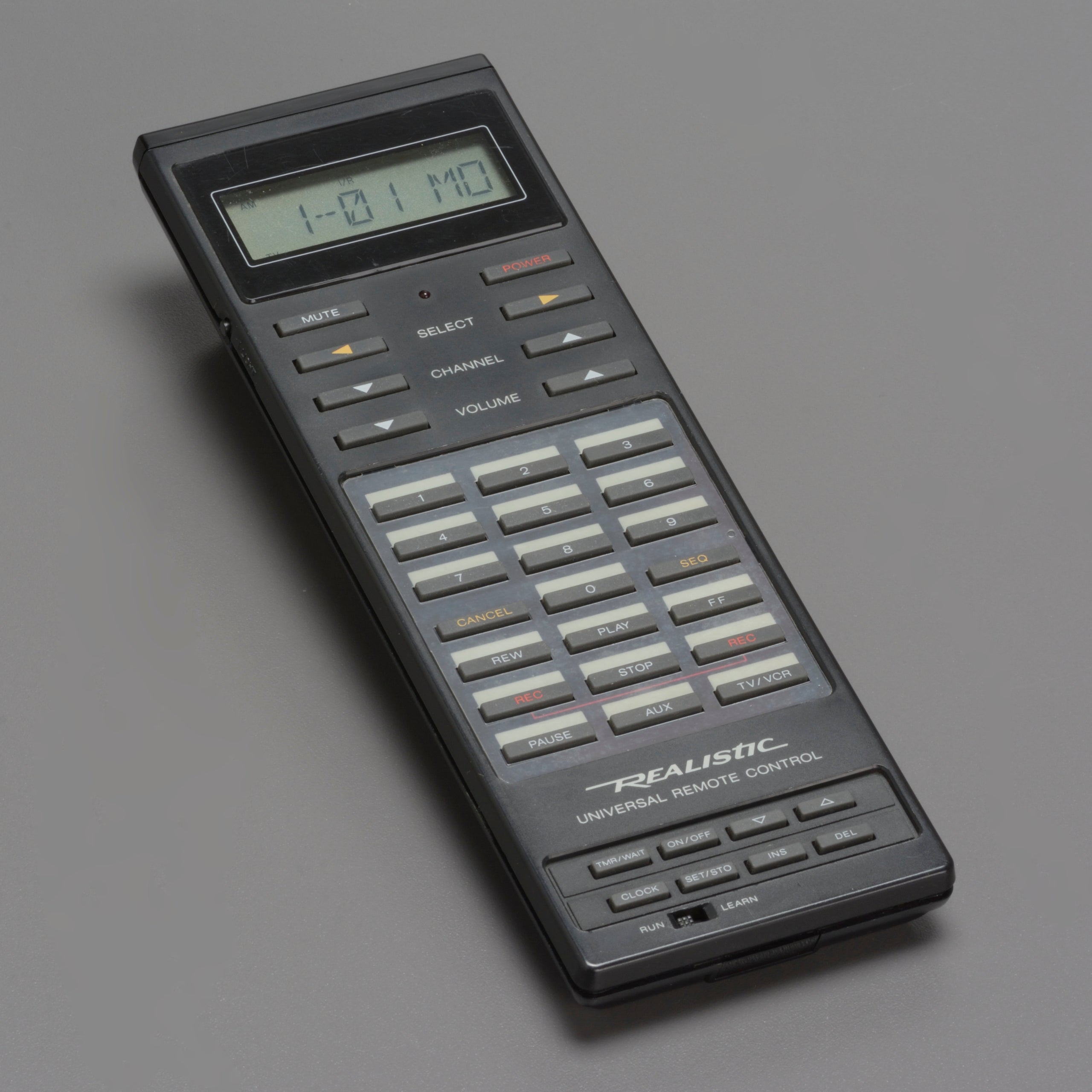REALISTIC Universal Remote Control Model 15-1901