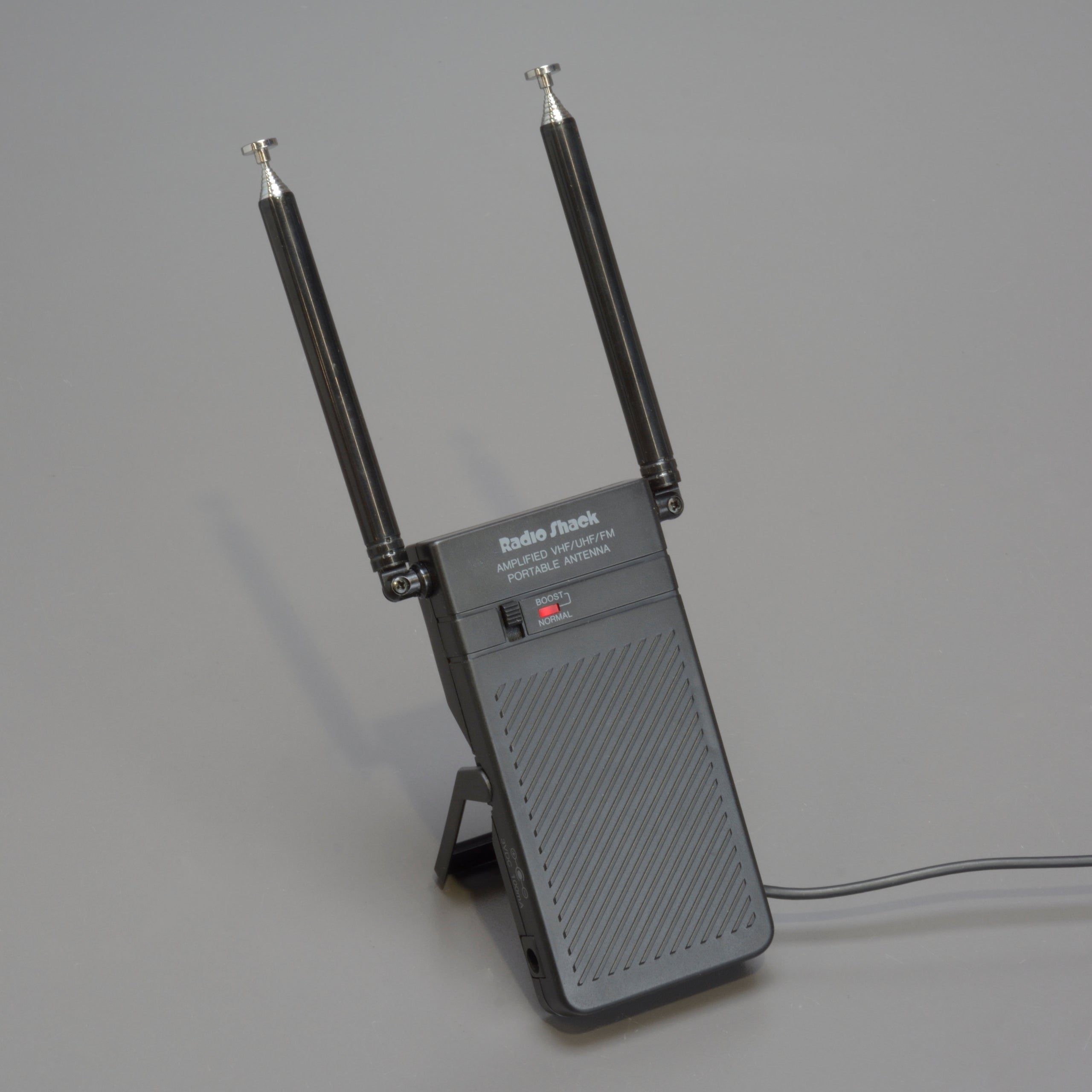RADIO SHACK Amplified VHF/UHF/FM Portable Antenna (15-1607)