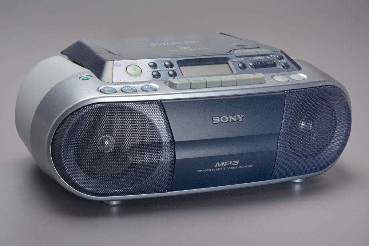 SONY CFD-S01 Portable Stereo MP3/CD/AM/FM Radio/Compact Cassette Player (Boombox)