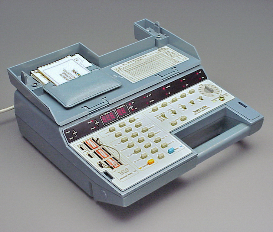 TEKTRONIX 832 Data Comm Tester (Programmable Data Communications Tester)